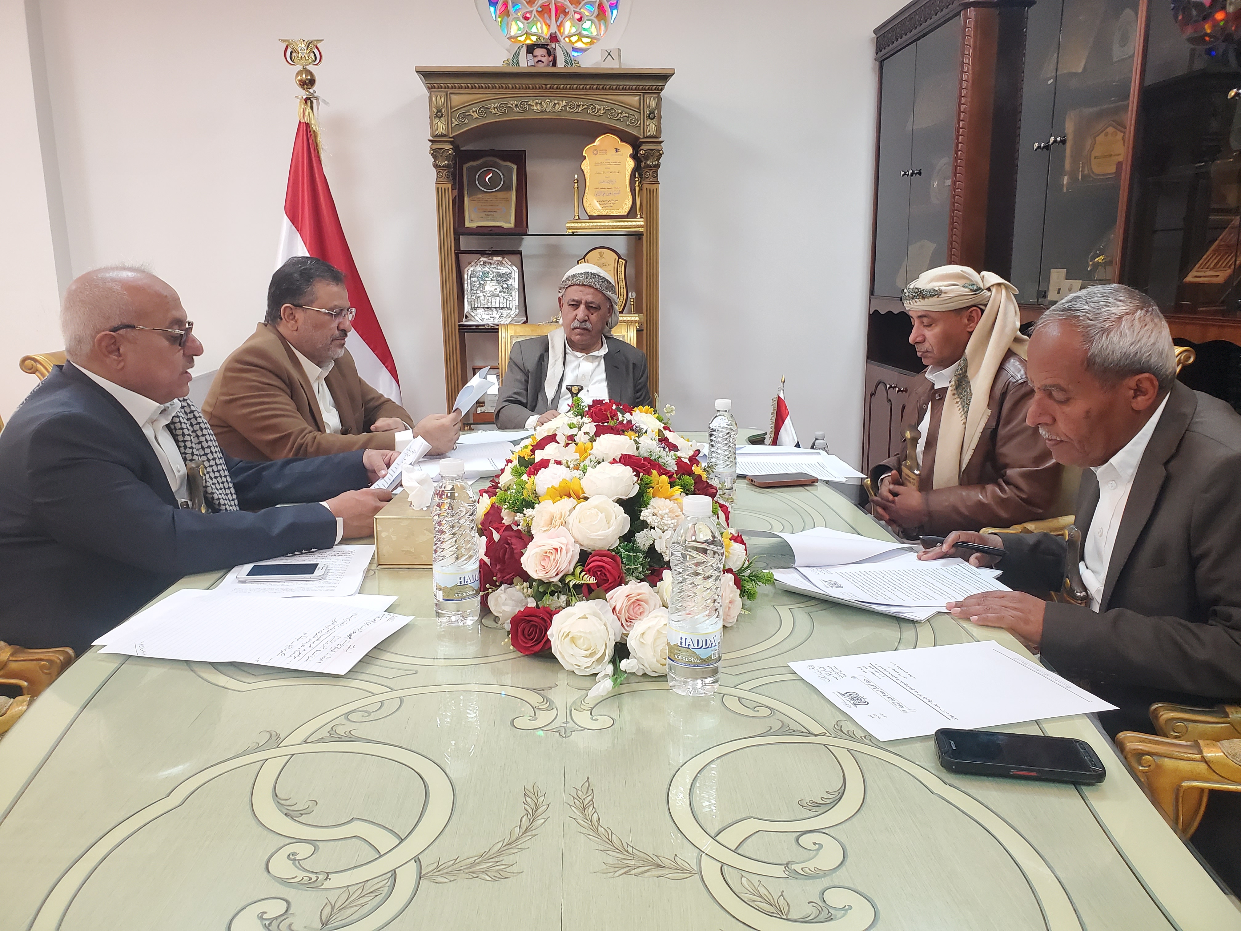 هيئة رئاسة مجلس النواب تؤكد حق الشعب الإيراني في مواجهة التهديدات الأمريكية وتضامن اليمن مع الجمهورية الإسلامية الإيرانية