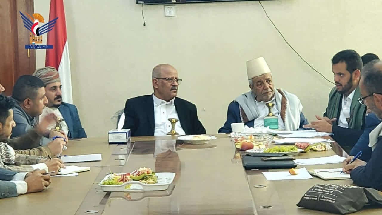 اجتماع برئاسة النعيمي  يناقش آلية إعداد الاستراتيجية الوطنية لمكافحة التهريب بحضور عضو مجلس النواب البكري