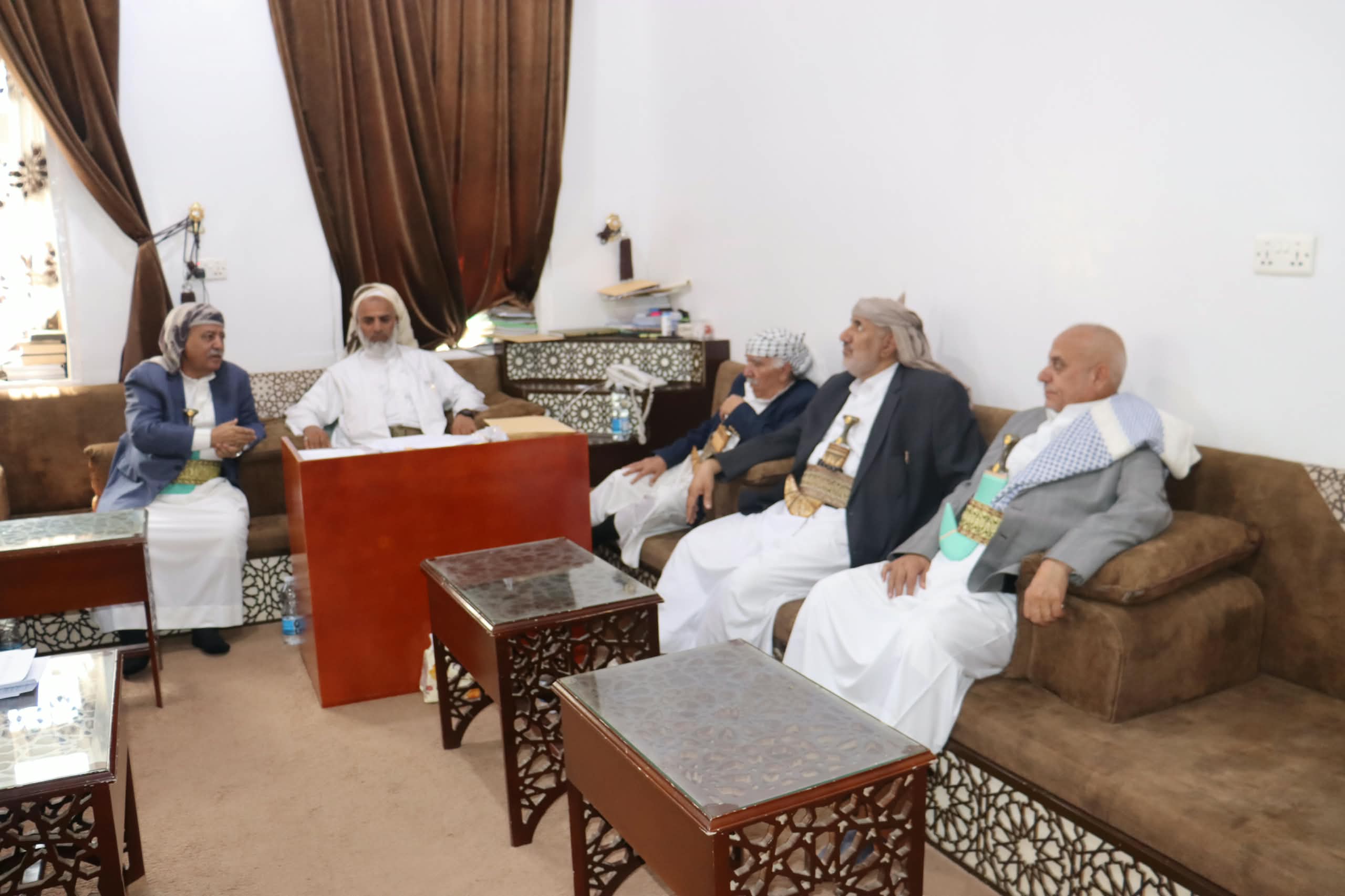 رئيس مجلس النواب يزور دار الإفتاء ويناقش مع مفتي الديار اليمنية التطورات الراهنة